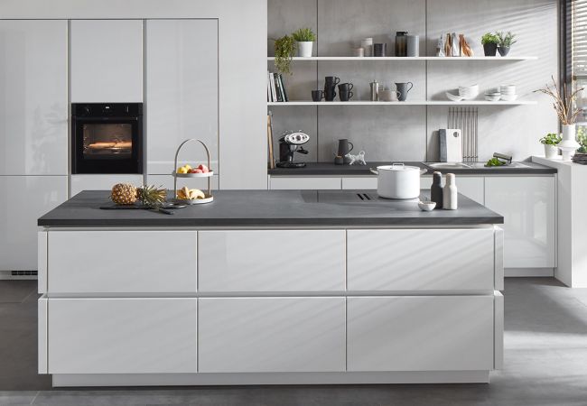 Stylische Inselküche