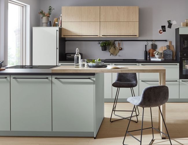 Küche mit Kochinsel