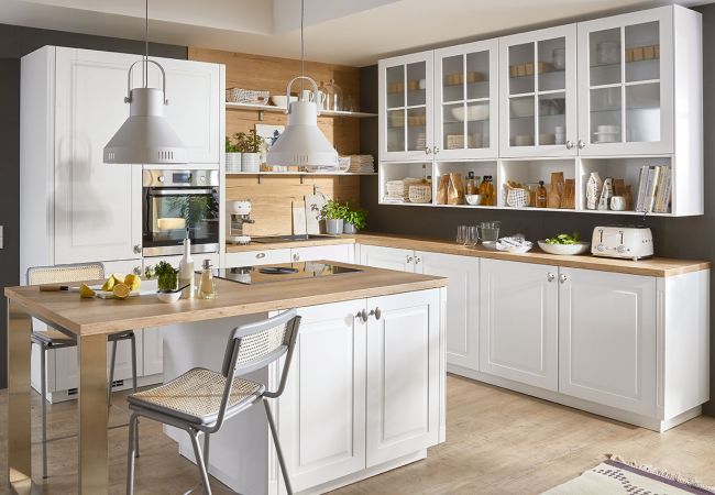 Küche mit Kochinsel